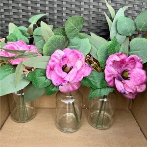 PREOWNED GLASS VASES WITH FLOWER